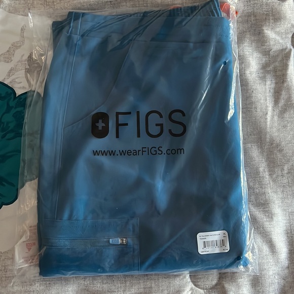 Figs limited edition Alps blue Casma top and Yola bottoms - Picture 6 of 7